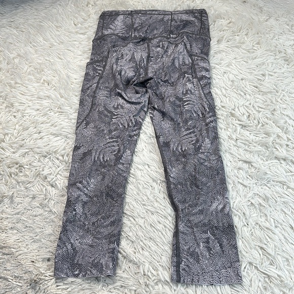 Lululemon Fast & Free Crop (19") Kindred Spirit Alpine White Multi - Picture 4 of 6